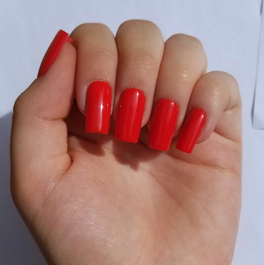 Rouge vif ~ Carré S